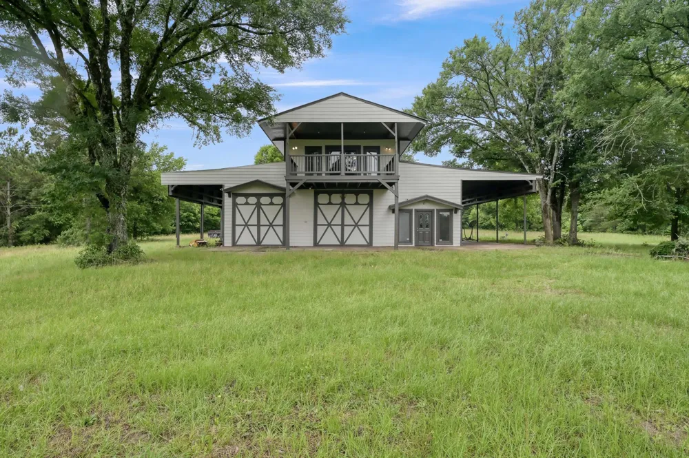 276 Walker Loop Huntsville, TX 77340