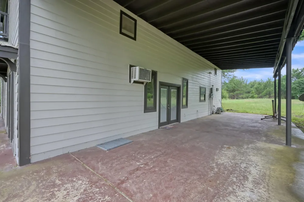 276 Walker Loop Huntsville, TX 77340