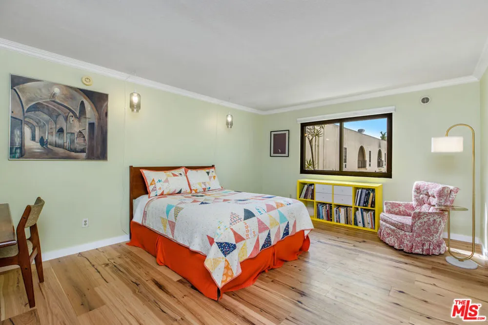 8828 Pershing Drive #112 Playa del Rey, CA 90293