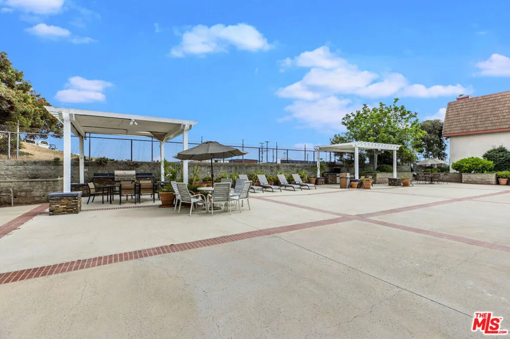 8828 Pershing Drive #112 Playa del Rey, CA 90293