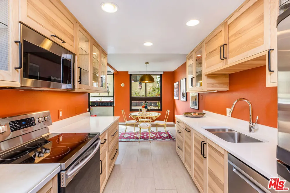 8828 Pershing Drive #112 Playa del Rey, CA 90293