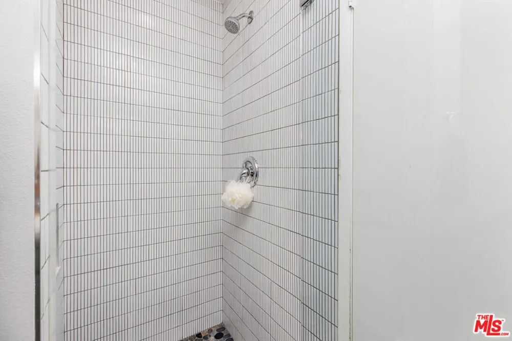 8828 Pershing Drive #112 Playa del Rey, CA 90293