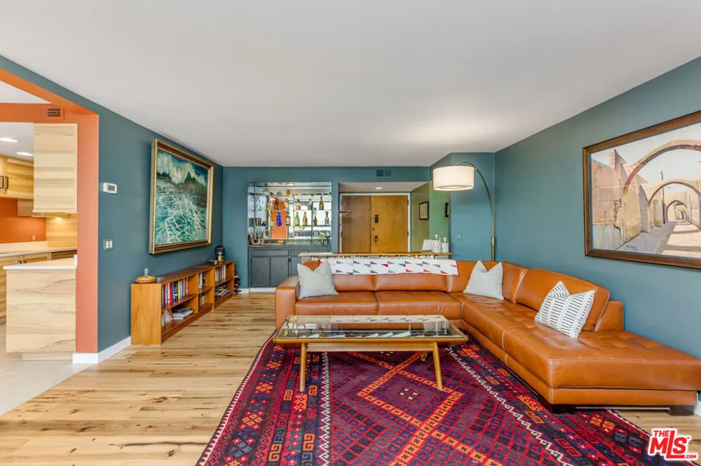 8828 Pershing Drive #112 Playa del Rey, CA 90293