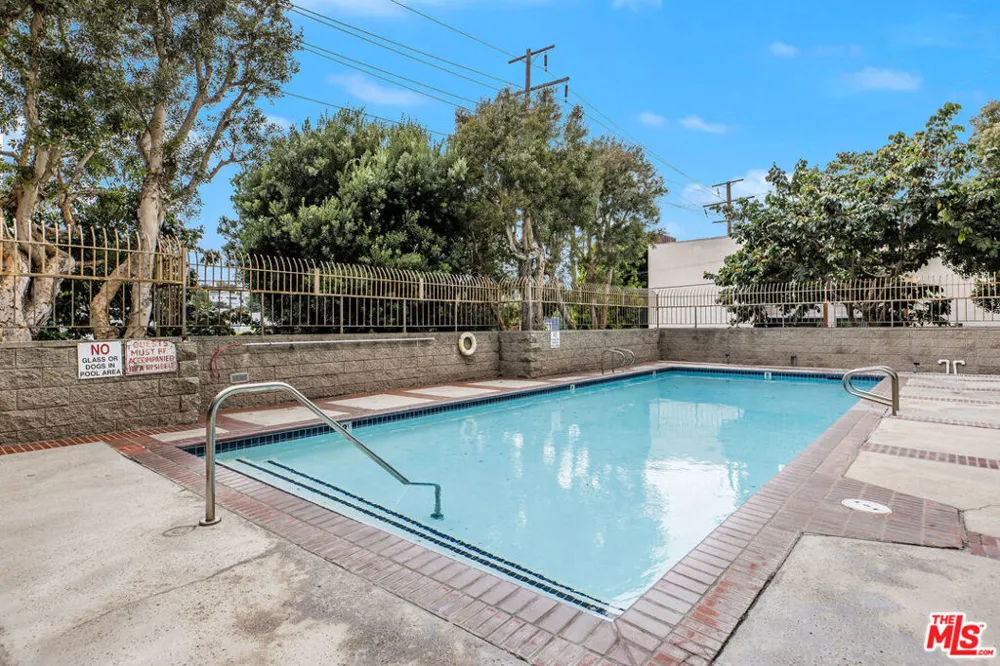 8828 Pershing Drive #112 Playa del Rey, CA 90293
