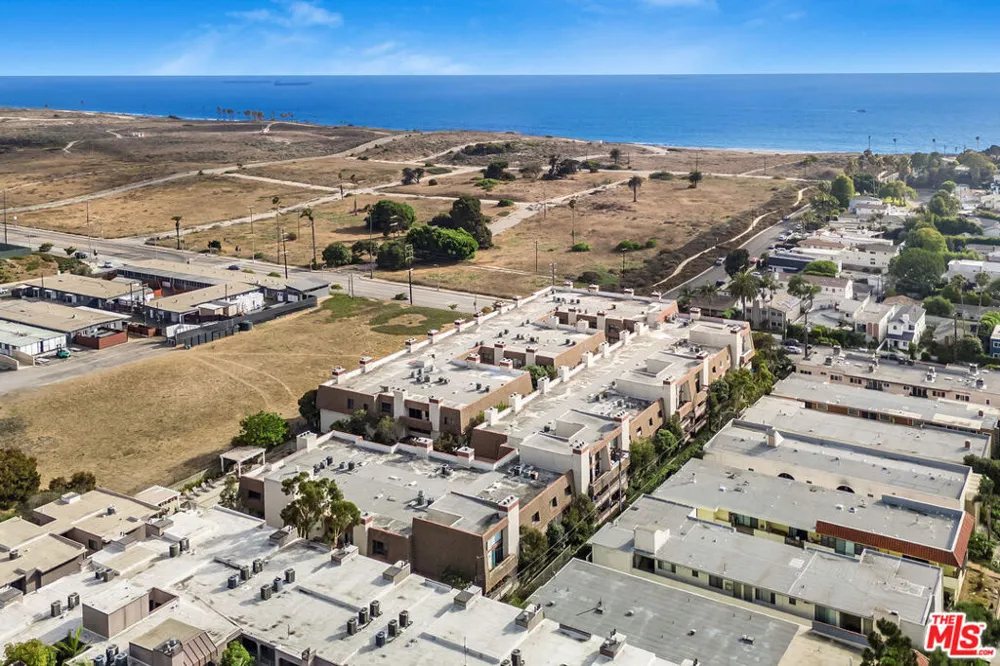 8828 Pershing Drive #112 Playa del Rey, CA 90293