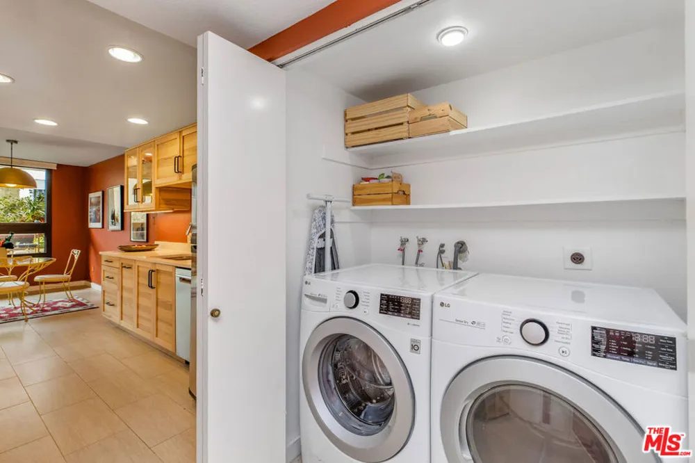 8828 Pershing Drive #112 Playa del Rey, CA 90293