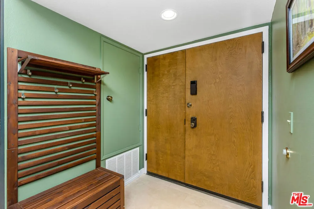8828 Pershing Drive #112 Playa del Rey, CA 90293