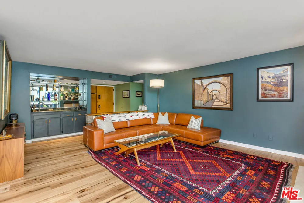8828 Pershing Drive #112 Playa del Rey, CA 90293