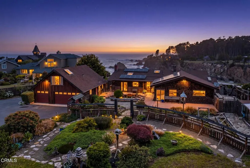 16861 Ocean Drive Fort Bragg, CA 95437