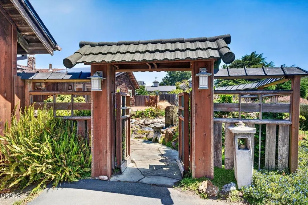 16861 Ocean Drive Fort Bragg, CA 95437