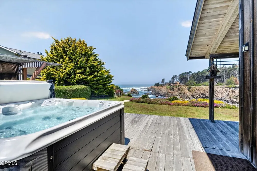 16861 Ocean Drive Fort Bragg, CA 95437