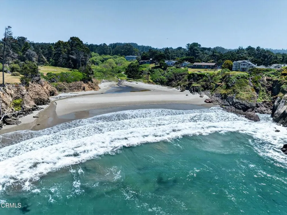 16861 Ocean Drive Fort Bragg, CA 95437