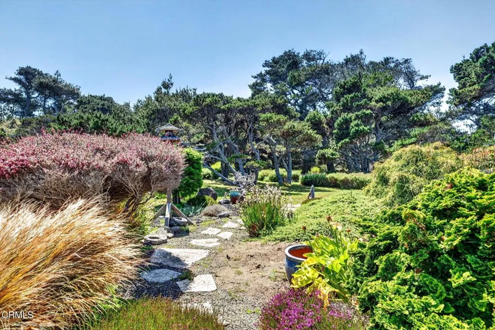 16861 Ocean Drive Fort Bragg, CA 95437
