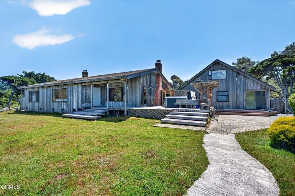 16861 Ocean Drive Fort Bragg, CA 95437