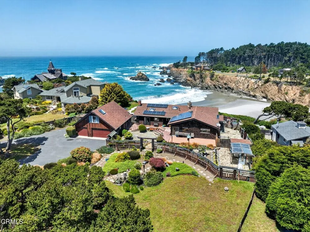 16861 Ocean Drive Fort Bragg, CA 95437