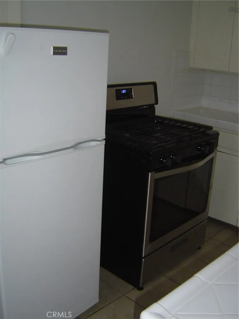 3260 MAIN Riverside, CA 92501