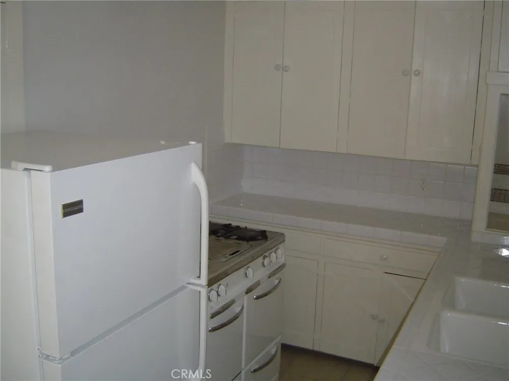 3260 MAIN Riverside, CA 92501