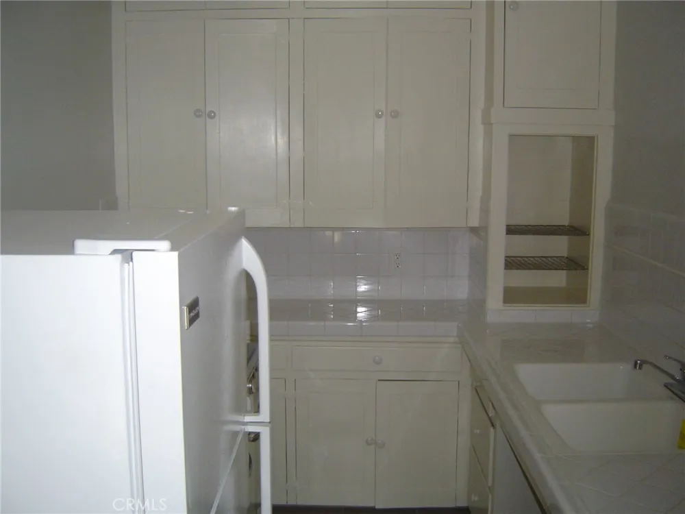 3260 MAIN Riverside, CA 92501