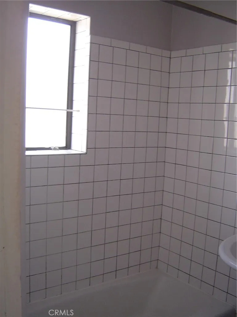 3260 MAIN Riverside, CA 92501