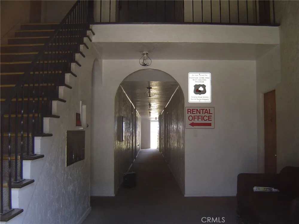 3260 MAIN Riverside, CA 92501