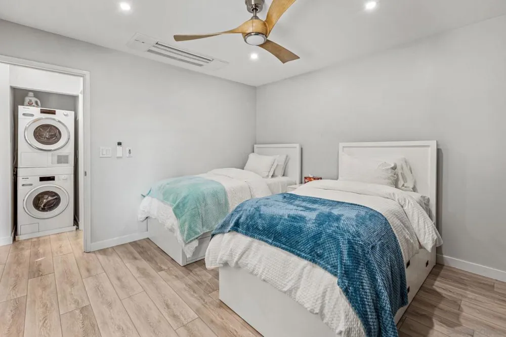 233 S Helix #K Solana Beach, CA 92075