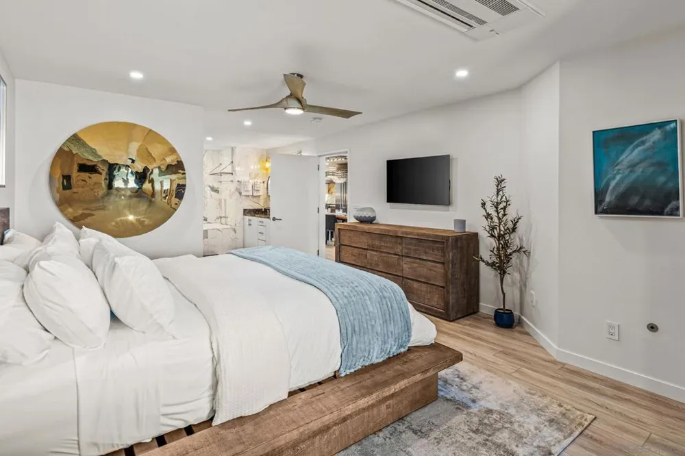 233 S Helix #K Solana Beach, CA 92075
