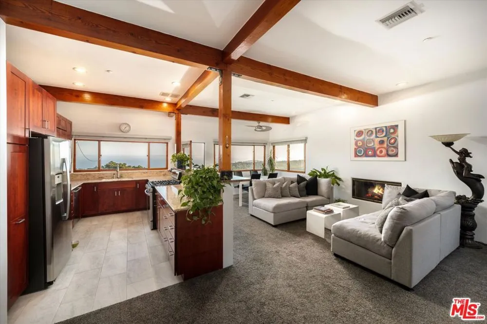 280 W Mountain Drive Santa Barbara, CA 93103