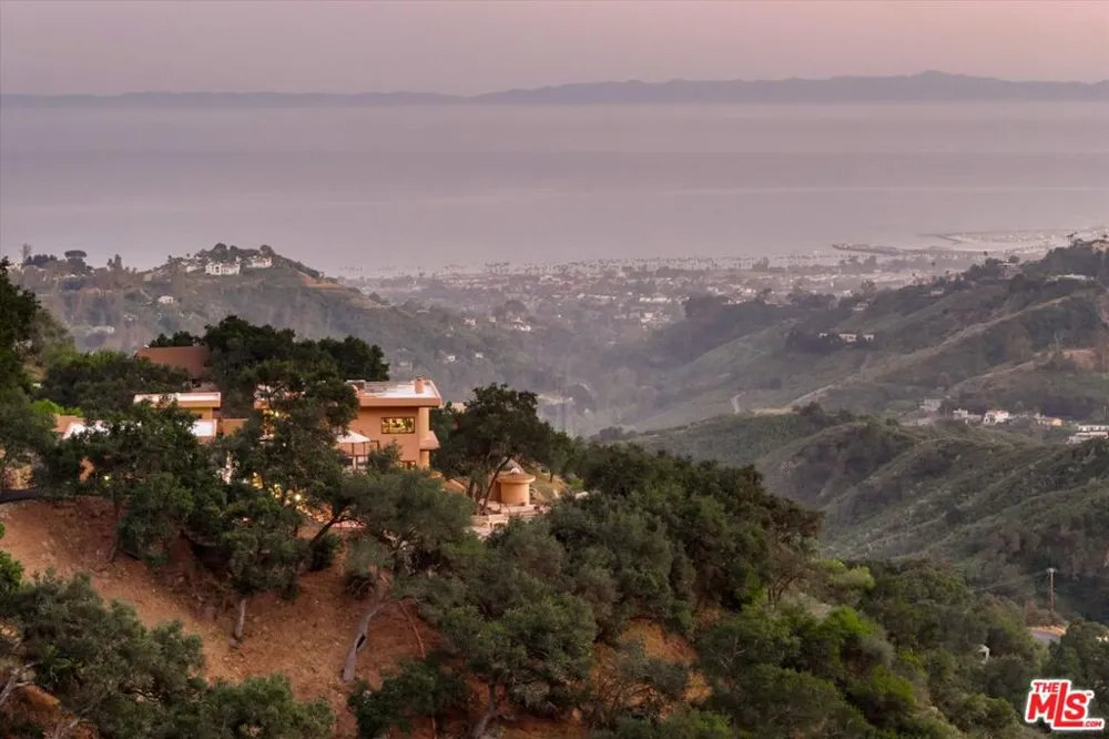 280 W Mountain Drive Santa Barbara, CA 93103