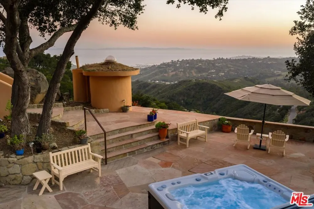 280 W Mountain Drive Santa Barbara, CA 93103
