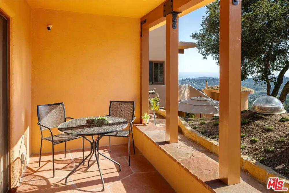 280 W Mountain Drive Santa Barbara, CA 93103