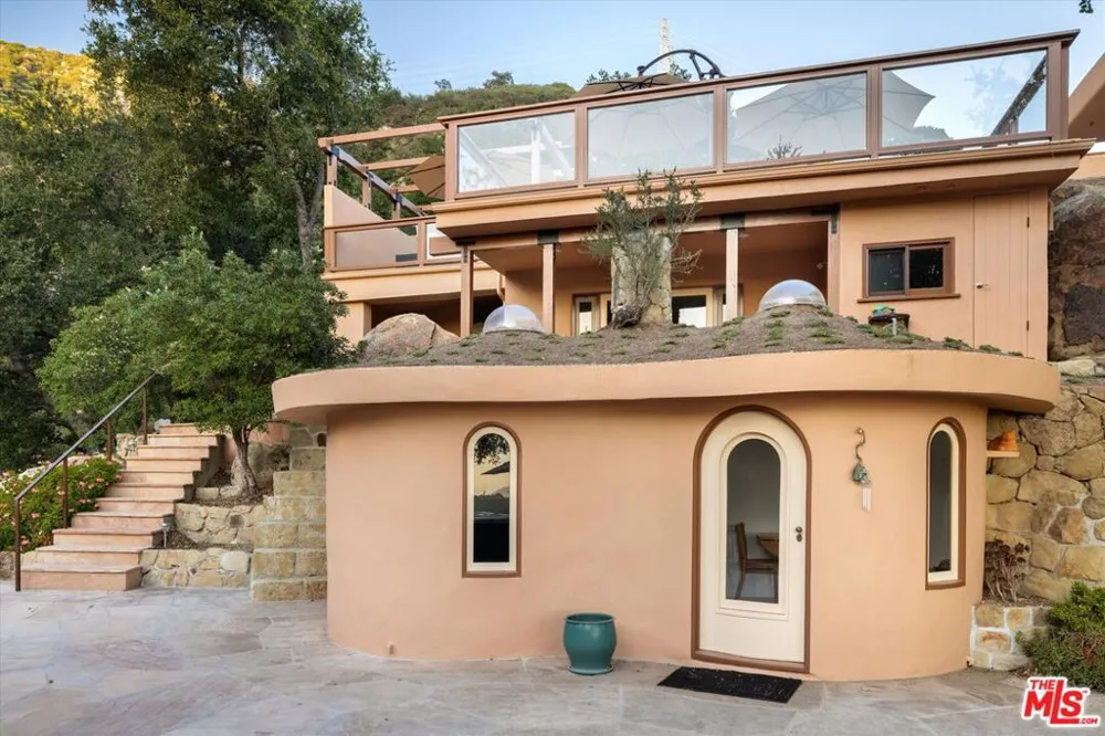 280 W Mountain Drive Santa Barbara, CA 93103