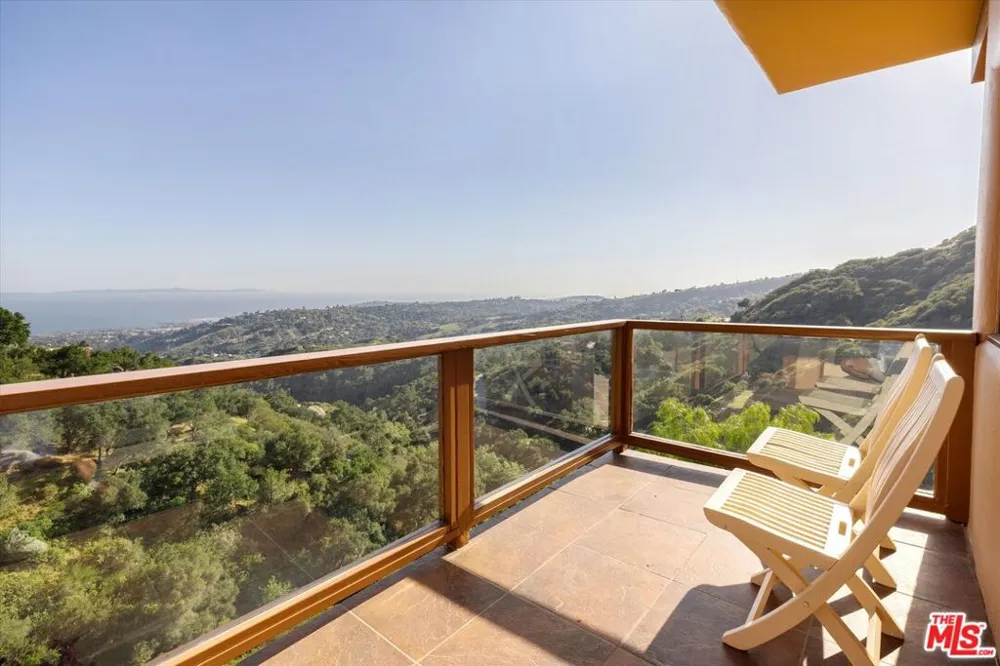 280 W Mountain Drive Santa Barbara, CA 93103