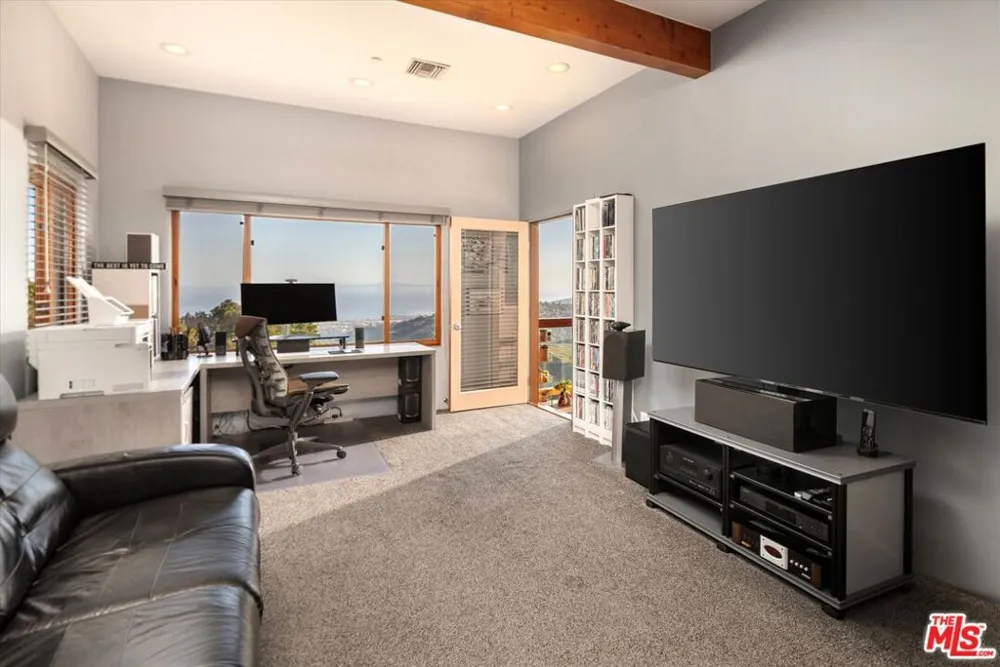 280 W Mountain Drive Santa Barbara, CA 93103