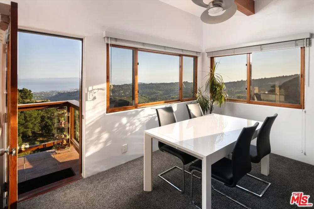 280 W Mountain Drive Santa Barbara, CA 93103