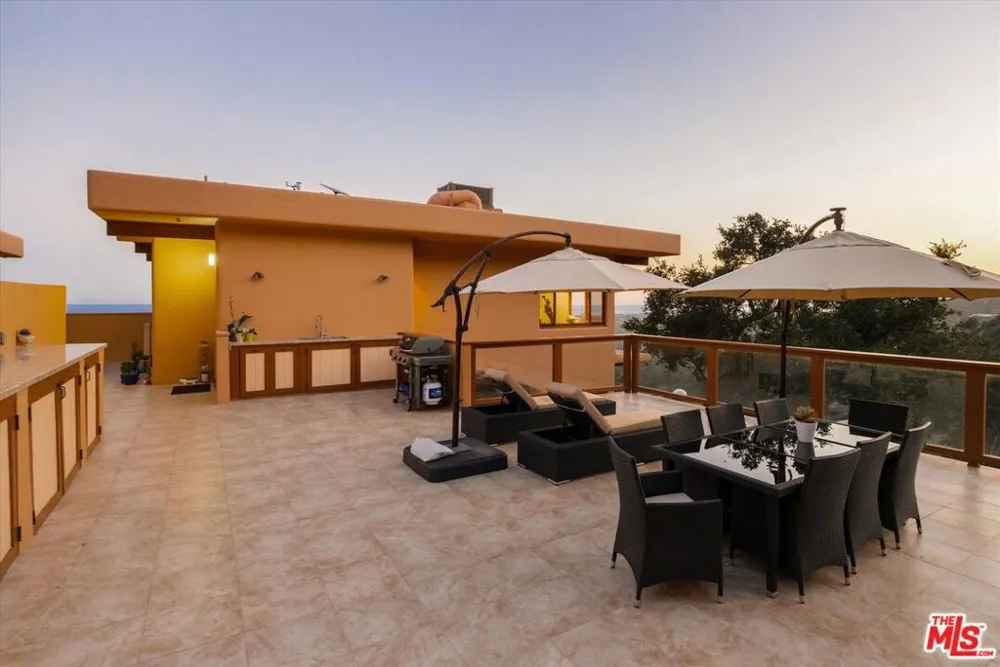 280 W Mountain Drive Santa Barbara, CA 93103