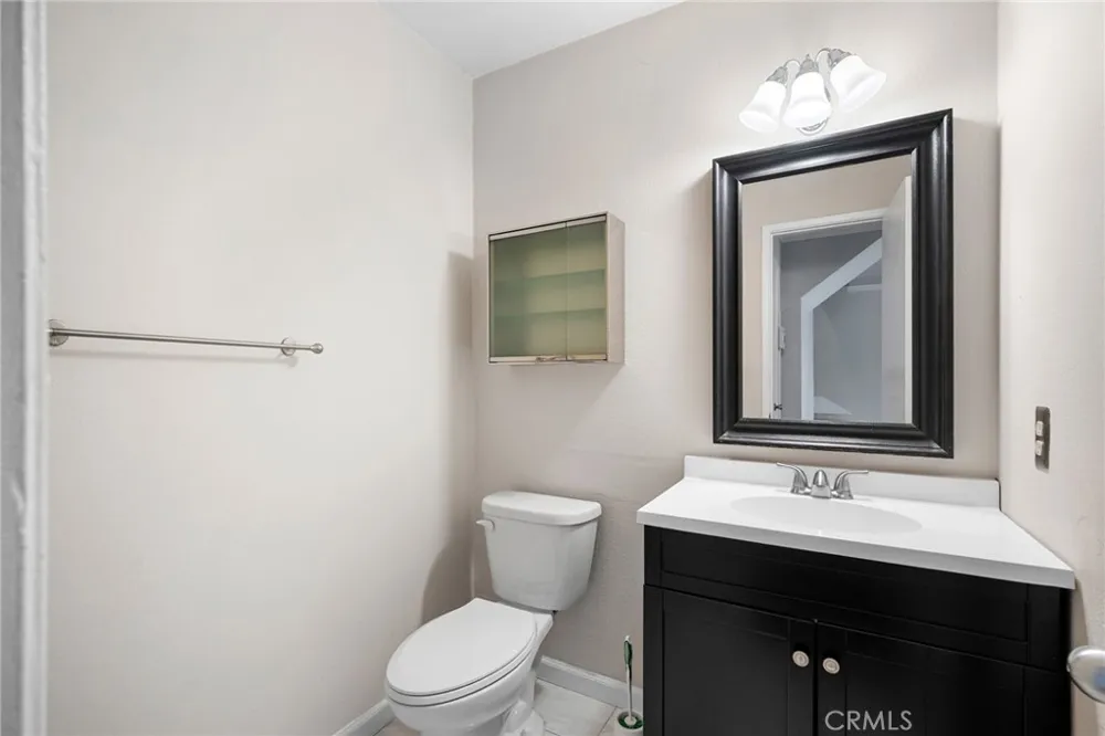 10757 Hortense Street #210 Toluca Lake, CA 91602