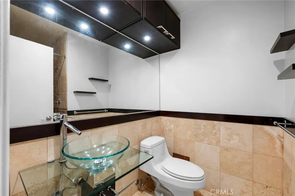10757 Hortense Street #210 Toluca Lake, CA 91602