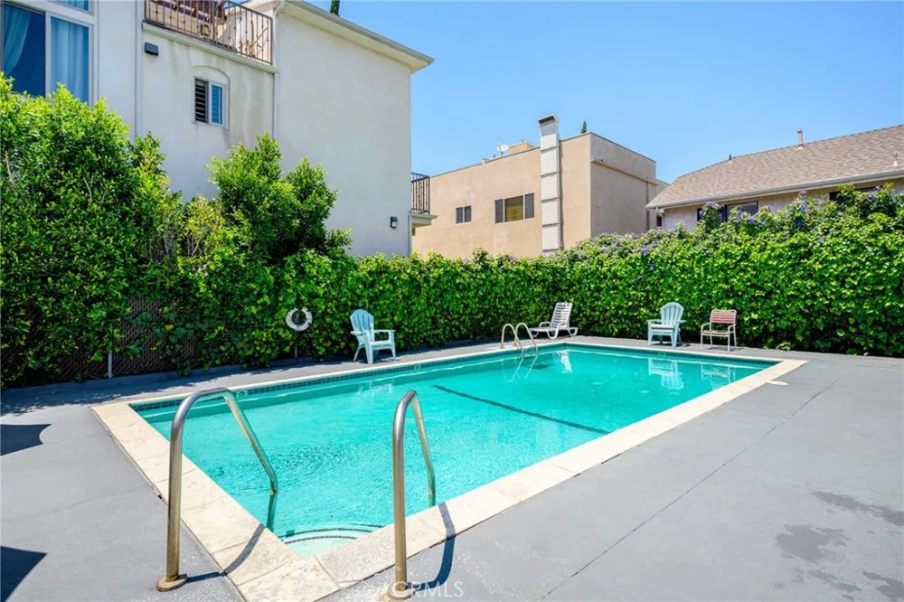 10757 Hortense Street #210 Toluca Lake, CA 91602