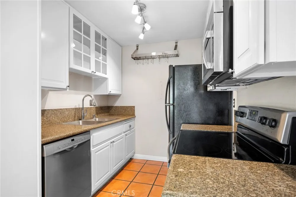 10757 Hortense Street #210 Toluca Lake, CA 91602