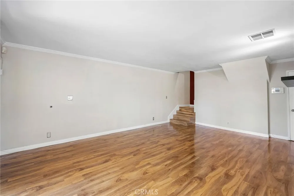 10757 Hortense Street #210 Toluca Lake, CA 91602