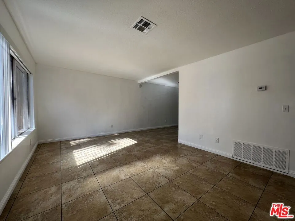 418 W Jackson Street Rialto, CA 92376
