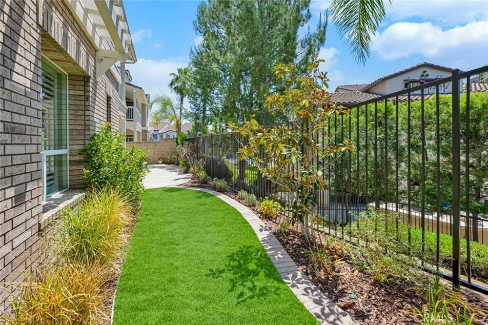 18960 Pelham Yorba Linda, CA 92886