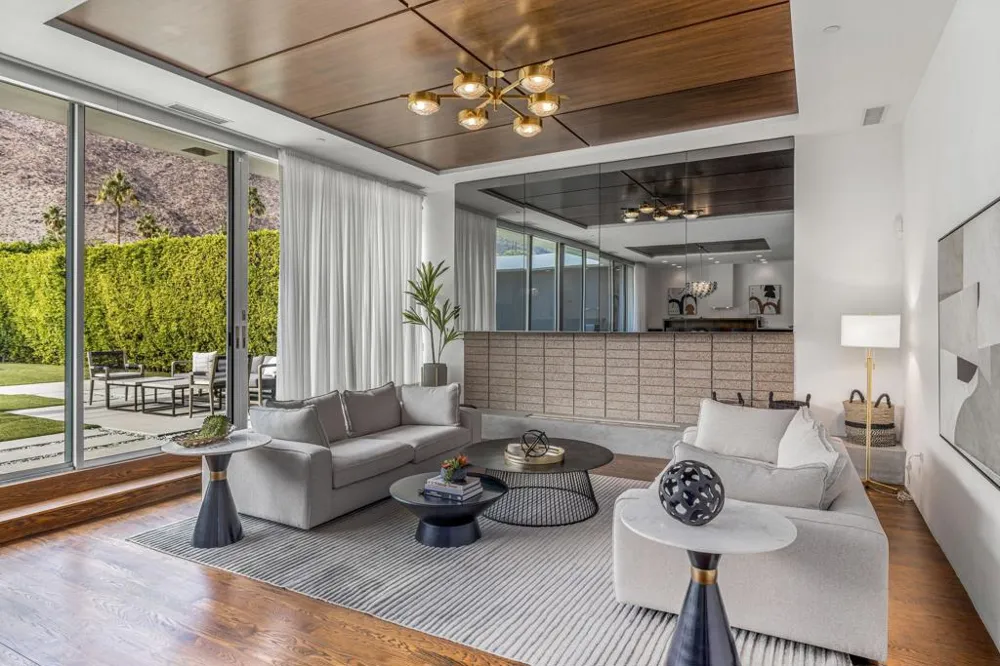 1961 S Palm Canyon Drive Palm Springs, CA 92264