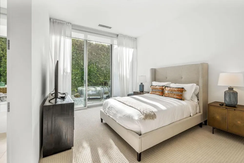 1961 S Palm Canyon Drive Palm Springs, CA 92264