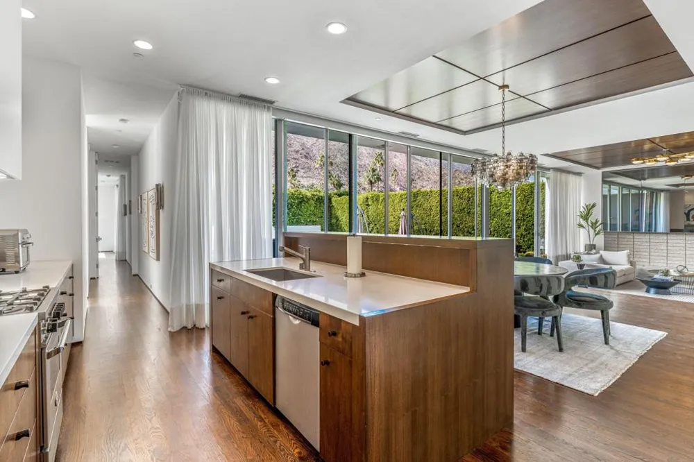 1961 S Palm Canyon Drive Palm Springs, CA 92264
