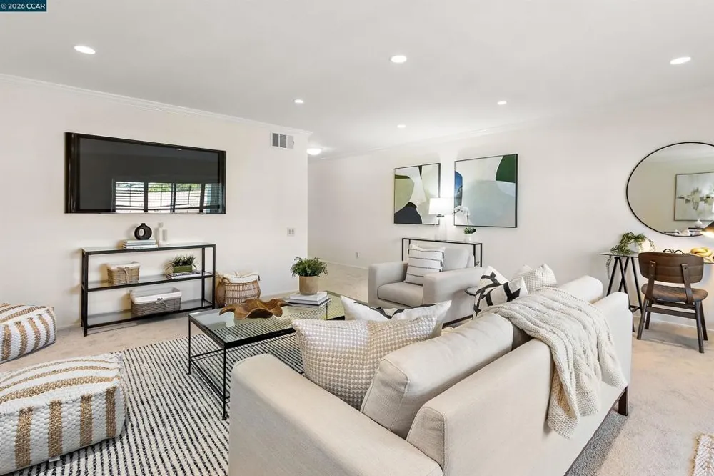 1501 Ptarmigan Dr #7B Walnut Creek, CA 94595