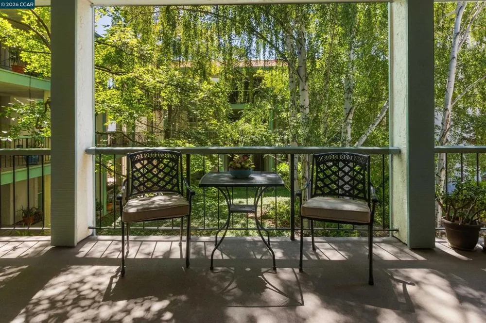 1501 Ptarmigan Dr #7B Walnut Creek, CA 94595