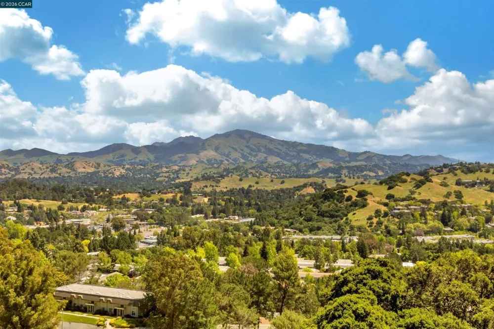 1501 Ptarmigan Dr #7B Walnut Creek, CA 94595