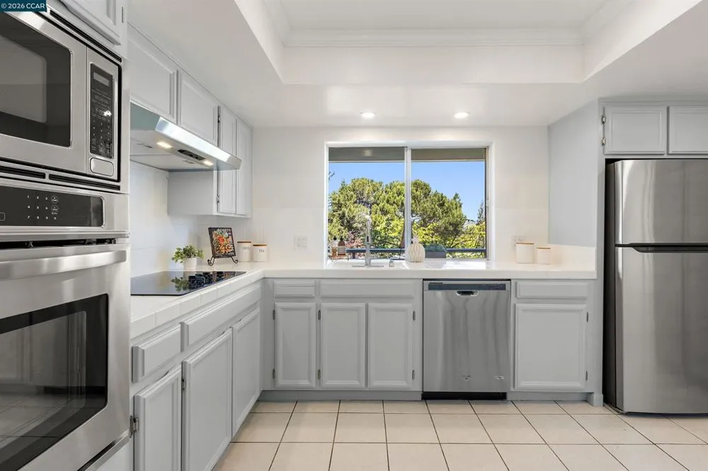 1501 Ptarmigan Dr #7B Walnut Creek, CA 94595