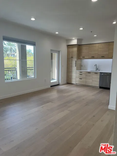 6020 Seabluff Drive #205